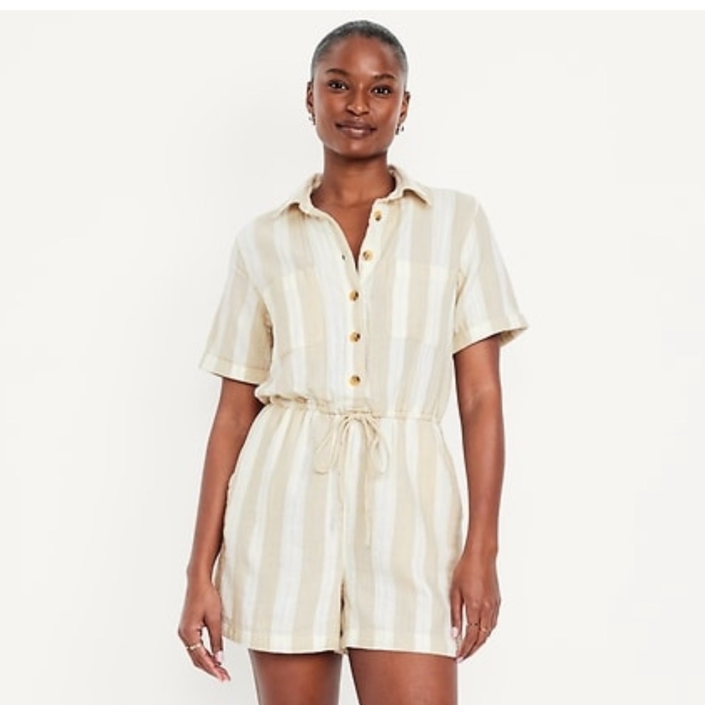 NWT Crinkle Gauze Button Down Romper